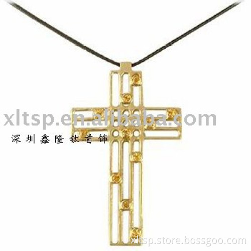 XLT-TC100 18k gold cross pendant